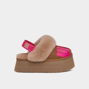 Nwt Uggs size 8 funkette